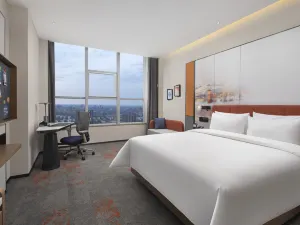 Hilton Garden Inn Changji (Xinlong Building Branch)