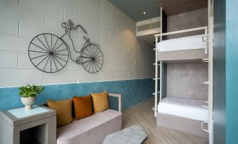 SeSaya Poshtel & Bistro