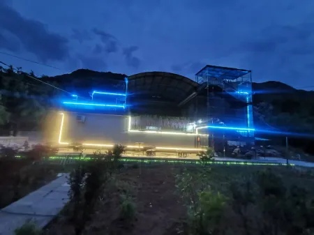 Chunqiu Yuan Farm Stay Отели рядом с достопримечательностью «Fengquan Lake Scenic Area»