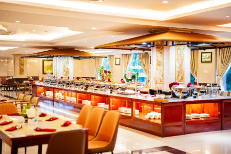 Van Phat Riverside Hotel Отели в г. Кан То