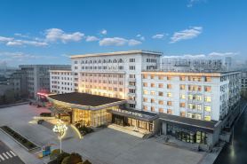 Anshan Railway Station People's Park Atour Hotel