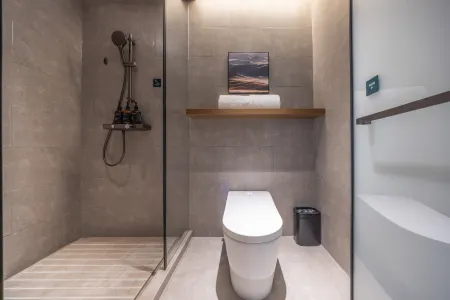 Anshan Railway Station People's Park‌ ‌Atour Hotel