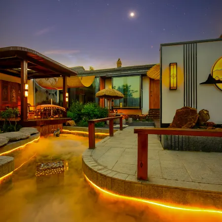 Huafeihua · Zen Aesthetics Homestay  From the street