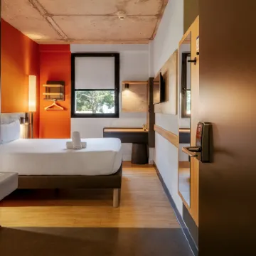 Ibis Budget Madrid Aeropuerto Hotels near Adolfo Suárez Madrid-Barajas Airport