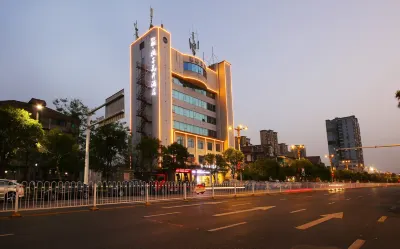 Zhi Xin Zhi Zi Hua opens a hotel