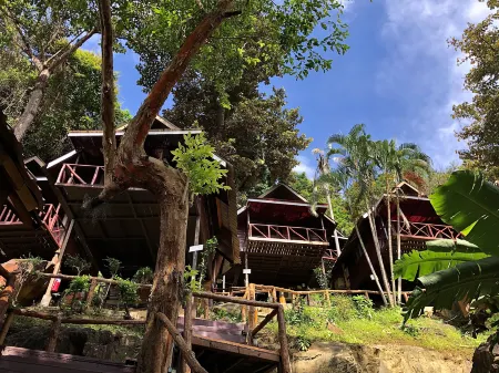 Phi Phi Ingphu Viewpoint Hotel Отели рядом с достопримечательностью «View Point»