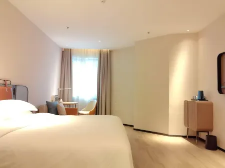 Echarm Hotel (Dongguan Guoji Qichecheng Lanqiuzhongxin)