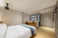 QX Chinese-style Hotel (Haining Intime City)