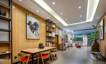 Junyi Selected Hotei (Qujing Station Store)