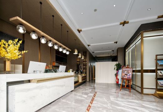 3. 이쟈무플러스 호..