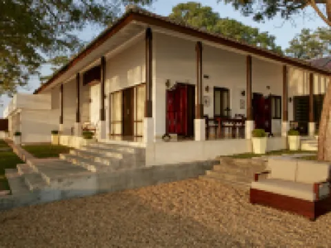EKHO Lake House Hotels in Polonnaruwa