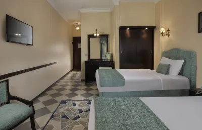 فندق هوليدايز اكسبريس المهندسين Hotels near S S