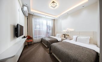 Yuan Yuan Hotel (Dali High-Speed Railway Station Erhai Park)