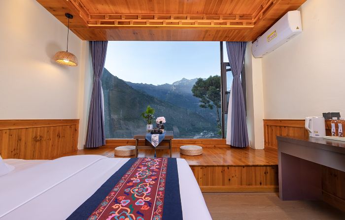 Danba XI ZANG Cloud Valley Mountain House (Zhonglu XI ZANG Village)