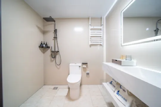 Urumqi • Ruitian | Sky.HighCity.Vistas Grand Hotel (South Railway Station Hotan 2nd Street) Отели рядом со станцией Wulumuqi South Railway Station