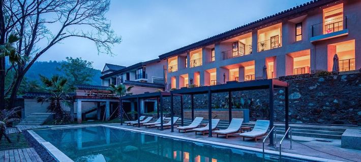 Longnan Crossing Yunshan Residence Hotele w: Powiat Longnan