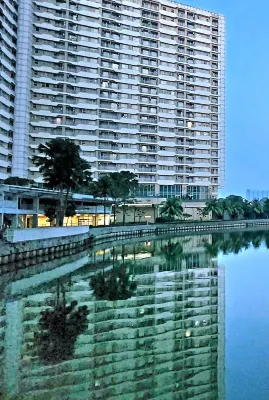 Lake View 3BRs @Lippo Cikarang (Min Stay 3 Nights)