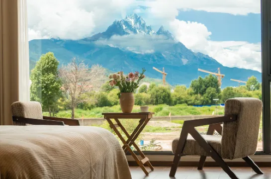 Wanning | Slow Time · Villa Snow Mountain View Resort Courtyard-Style Hotel (Lijiang Shuhe Old Town)