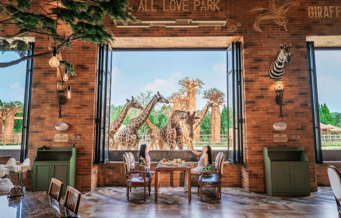 All Love Park Giraffe Manor Hotel