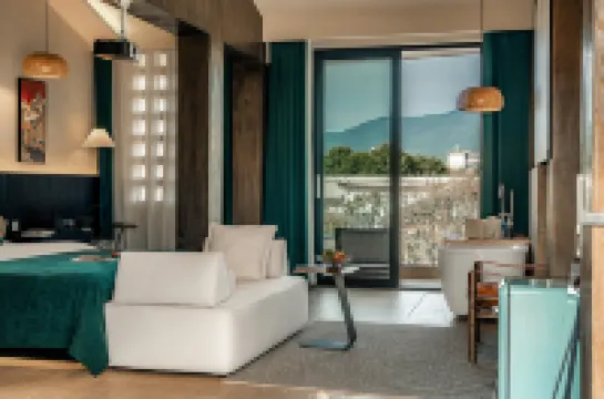 Zangmi · Muyi · Designer Garden Resort Hotel (Lijiang Gucheng District)