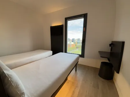 Four Points Flex by Sheraton Madrid Atocha Отели рядом с достопримечательностью «KeepCoding»