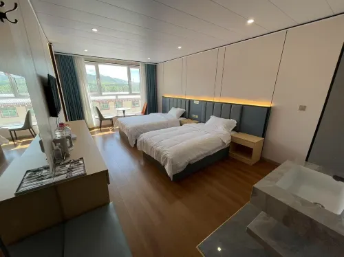 Luqu Licheng Hotel (Yueya Lake Park) Hotels in Luqu