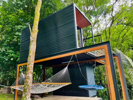 BLOC Camp Site Отели в г. Лусбан