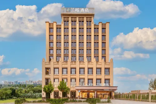Lanou Hotel (Hotan New Night Market Tuancheng Scenic Area Branch)