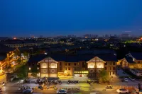 Leju Hotel (Kaifeng Qingming Shanghe Garden Wansui Mountain Martial Arts City Branch) Hotels near Longting Scenic Area