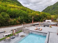 Langji Mizang Hotel - Rooftop Pools