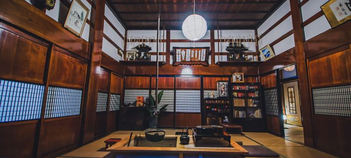 Sado Island 120-Year-Old Kominka – Private Villa with Irori, Hinoki Bath & Kura Sauna Hotéis em Sado
