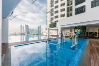 Space Residency Premier Suites Johor Bahru - Pools