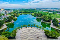 Peaceful Luxury at Tresor Klang by HCK - Parvekkeita