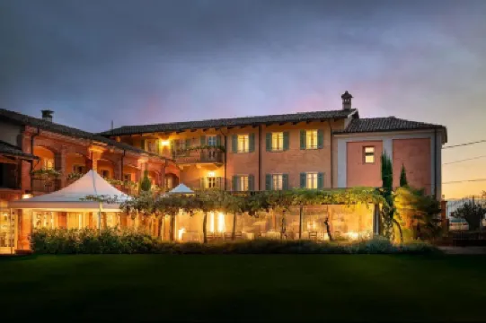 San Martino Langhe Hotels in 