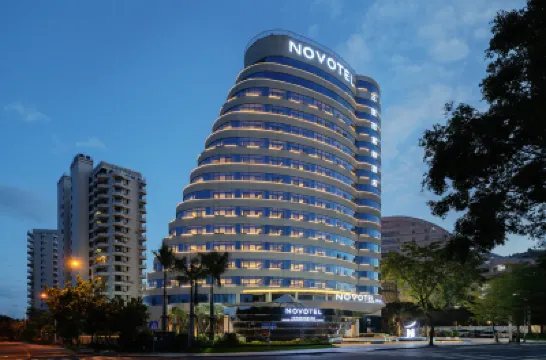 NOVOTEL SANYA PHOENIX INTERNATIONAL AIRPORT Hotels near Fenghuang Airport Railway Station