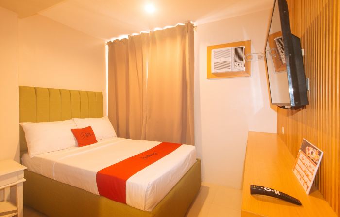 RedDoorz @ Benelio Suites Pavia Iloilo