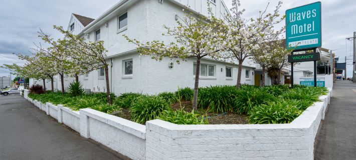 Waves Motel and Apartments Hotels in Warrnambool
