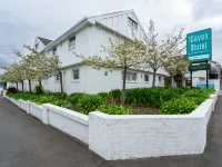 Waves Motel and Apartments Hotels in Warrnambool