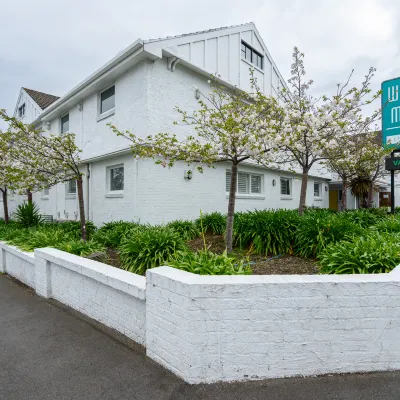 Waves Motel and Apartments Hotels near Warrnambool Foreshore Promenade