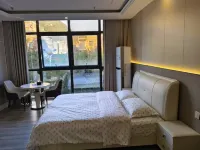 Hometown of Hydrangeas Homestay (Jinxiu Ancient Town) - Bjergudsigt