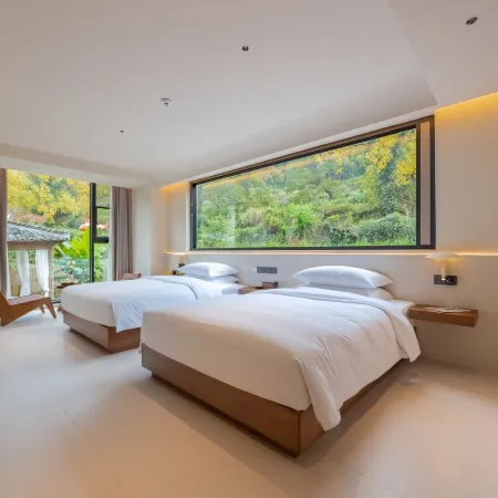 Hongcun Village Tachuan in the Wild · Hot Spring Resort