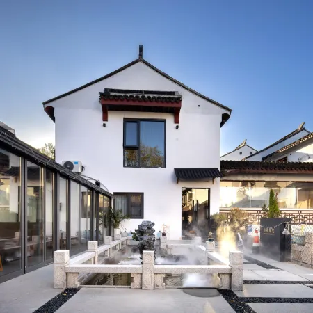 Humble Administrator's Courtyard Hotel Homestay