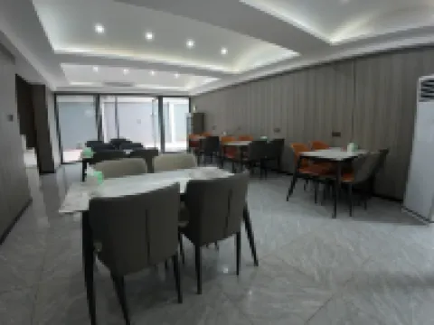 FeiFan Chinese Selected Hotel ラゴスのホテル