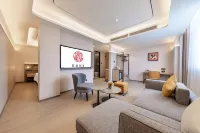 Home Inn Plus (Mianyang Municipal Government High‑Speed Rail Station Branch)
