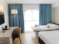 Hotel Nice Riviera Hotels near Nice Forum