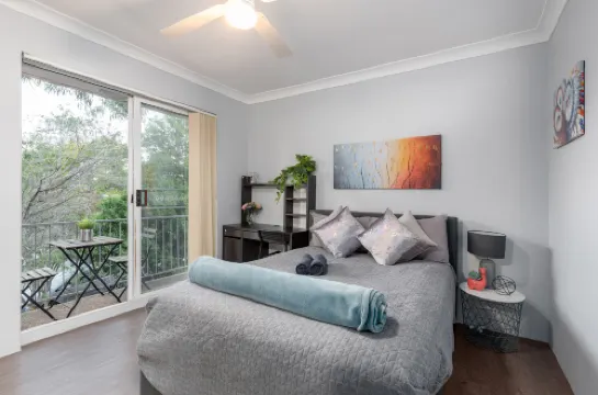 Bright & Cozy Rooms – Easy Access to Train & Olympic Park