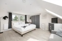 Stunning London 5 Bedroom 3 Bath House with Garden Near Hampstead Sleeps 10 -  Ferienhäuser