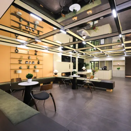 SMILE · DESIGNER HOTEL (Changchun Hongqi Street Wanda Plaza Branch)