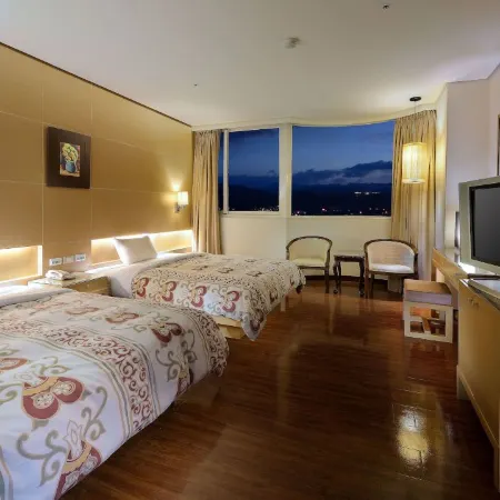 Cheng Pao Hotel Отели рядом с достопримечательностью «Винодельня Пули»