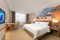 Vienna Hotel (Jinghe People's Park Branch)
